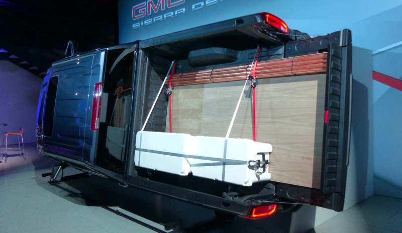 Illustration for article titled Here's Exactly How The 2019 GMC Sierra's Six-Way Tailgate Works